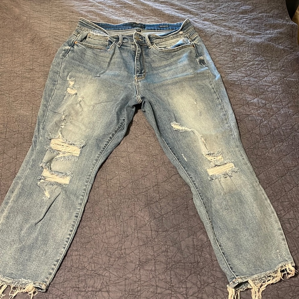 Judy Blue Distressed Straight Fit Jeans
